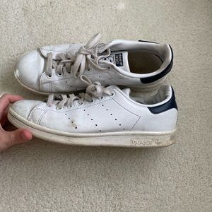 Adidas Stan smiths in white and navy